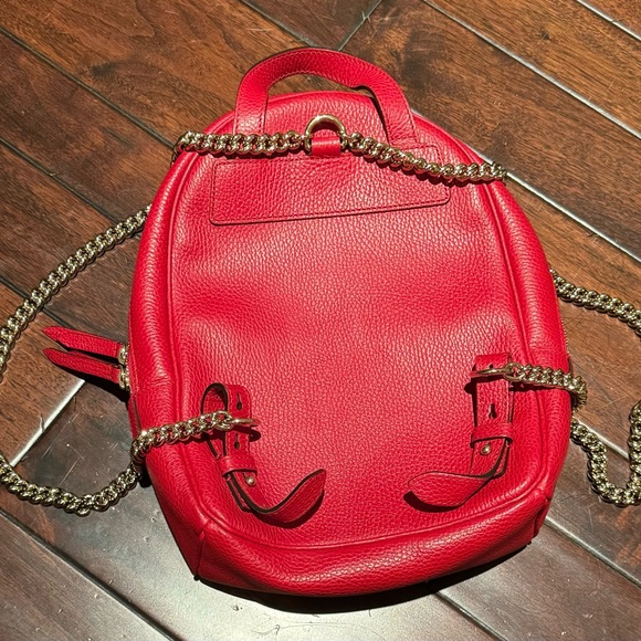 Gucci back pack with chain - Picture 2 of 2
